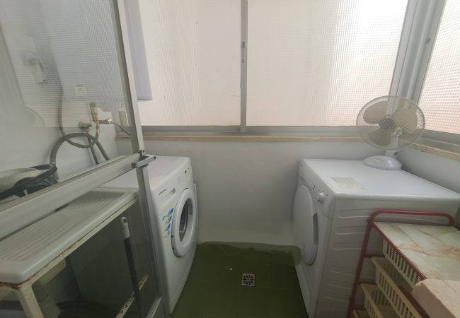Lägenhet i Fuengirola - Ref: 299 Strandnära lägenhet med 4 sovrum och pool i Fuengirola Lägenhet i Fuengirola - Ref: 299 Strandnära lägenhet med 4 sovrum och pool i Fuengirola