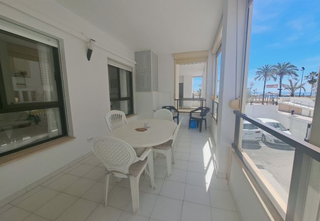 Lägenhet i Fuengirola - Ref: 299 Strandnära lägenhet med 4 sovrum och pool i Fuengirola Lägenhet i Fuengirola - Ref: 299 Strandnära lägenhet med 4 sovrum och pool i Fuengirola