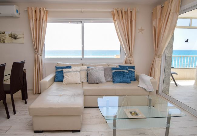 Lägenhet i Fuengirola - Ref: 271 Härlig hörnlägenhet vid stranden med havsutsikt Lägenhet i Fuengirola - Ref: 271 Härlig hörnlägenhet vid stranden med havsutsikt