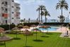 Lägenhet i Fuengirola - Ref: 282 Lägenhet vid stranden med utsikt över trädgården och poolen
