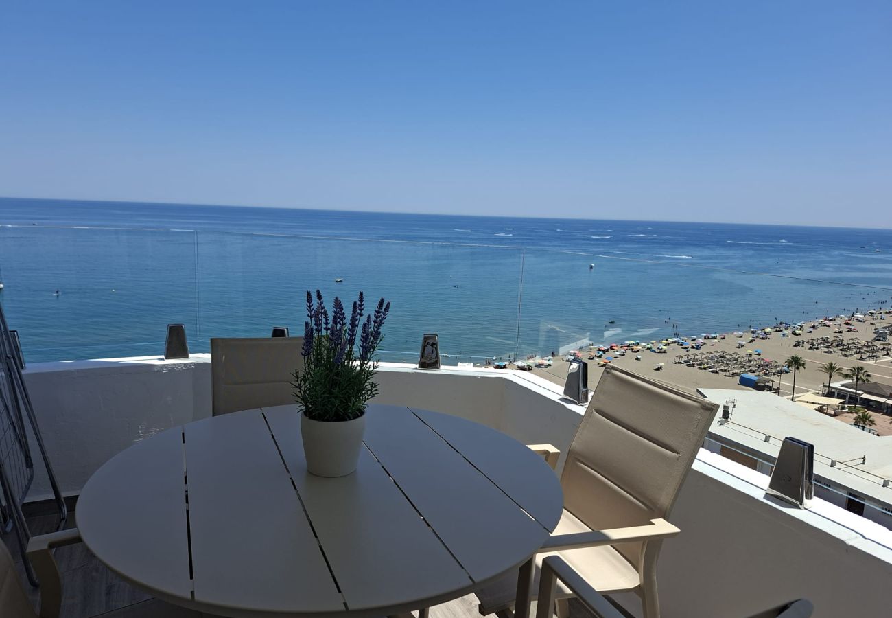 Lägenhet i Fuengirola - Ref: 286. Strandnära lägenhet med havsutsikt, pool och solig terrass