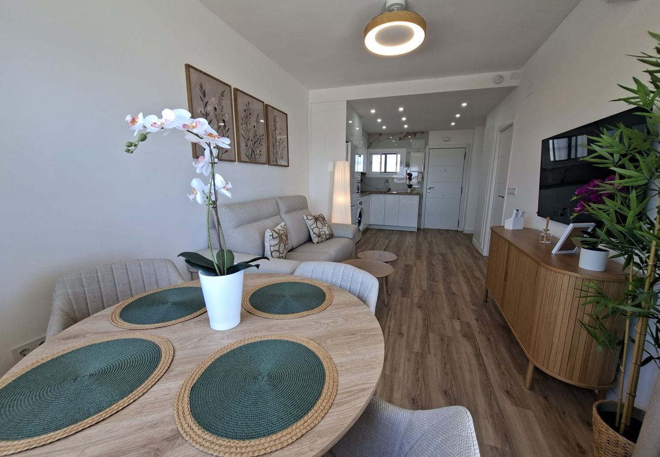 Lägenhet i Fuengirola - Ref: 286. Strandnära lägenhet med havsutsikt, pool och solig terrass