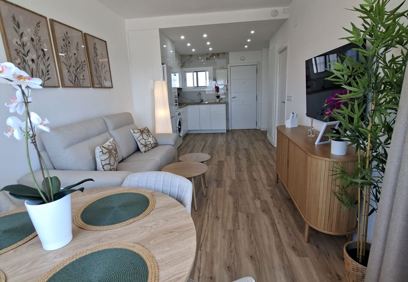 Lägenhet i Fuengirola - Ref: 286. Strandnära lägenhet med havsutsikt, pool och solig terrass