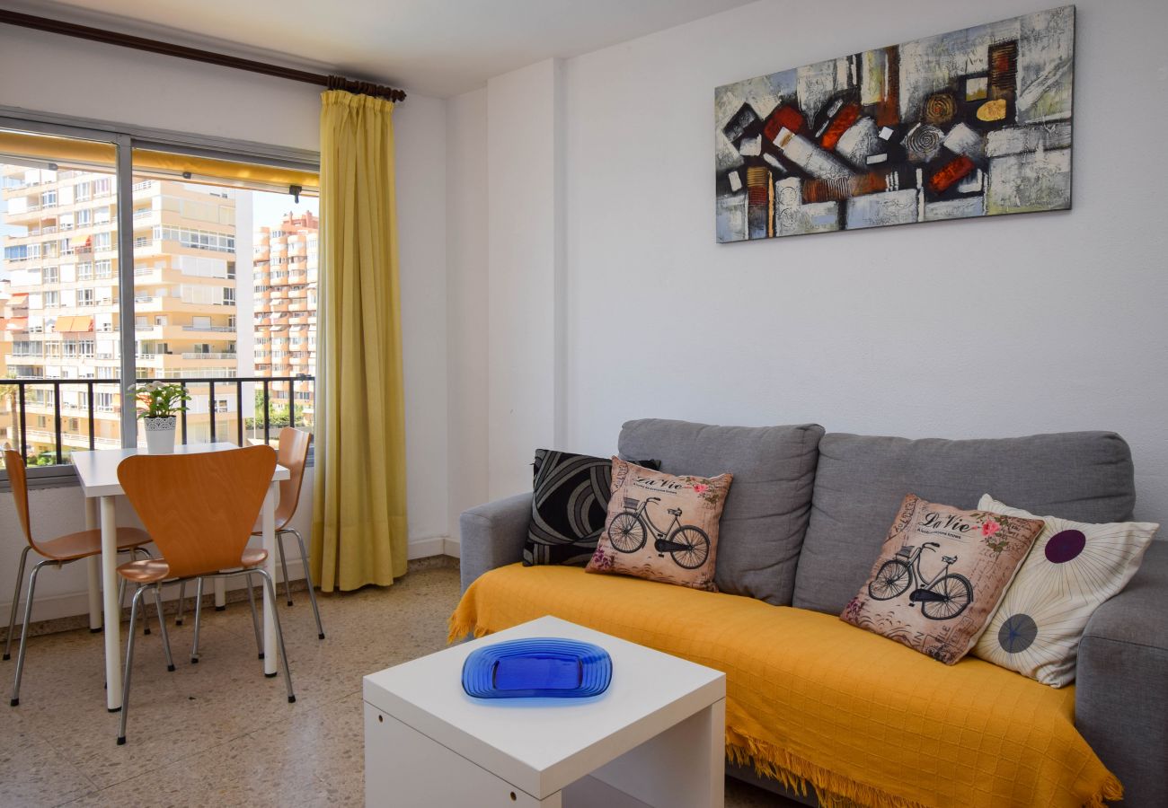 Lägenhet i Fuengirola - Ref: 293 Stor lägenhet med 1 sovrum, havsutsikt och pool