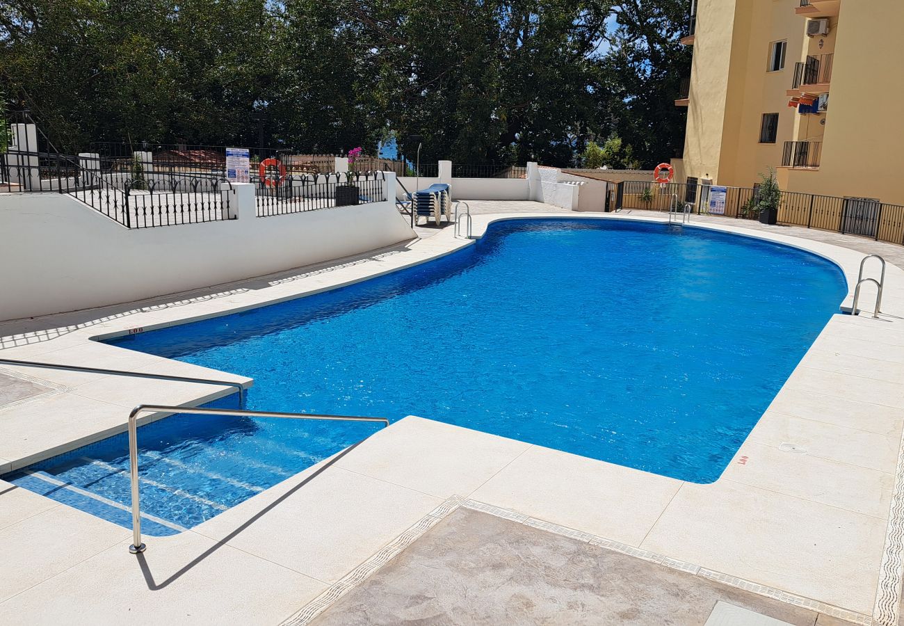 Lägenhet i Fuengirola - Ref: 312 Lägenhet med 2 sovrum på översta våningen i Torreblanca med havsutsikt och pool