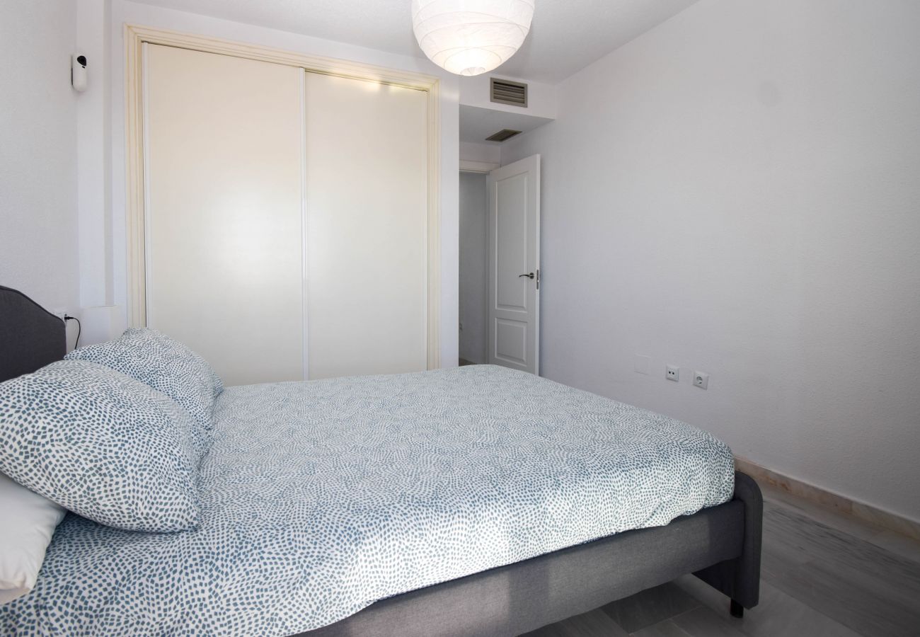 Lägenhet i Fuengirola - Ref: 280 Charmig lägenhet vid stranden med terrass och havsutsikt i Carvajal