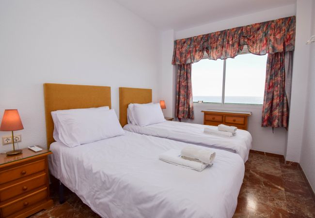 Lägenhet i Fuengirola - Ref: 259 Härlig lägenhet vid stranden i Carvajal med terrass och havsutsikt Lägenhet i Fuengirola - Ref: 259 Härlig lägenhet vid stranden i Carvajal med terrass och havsutsikt