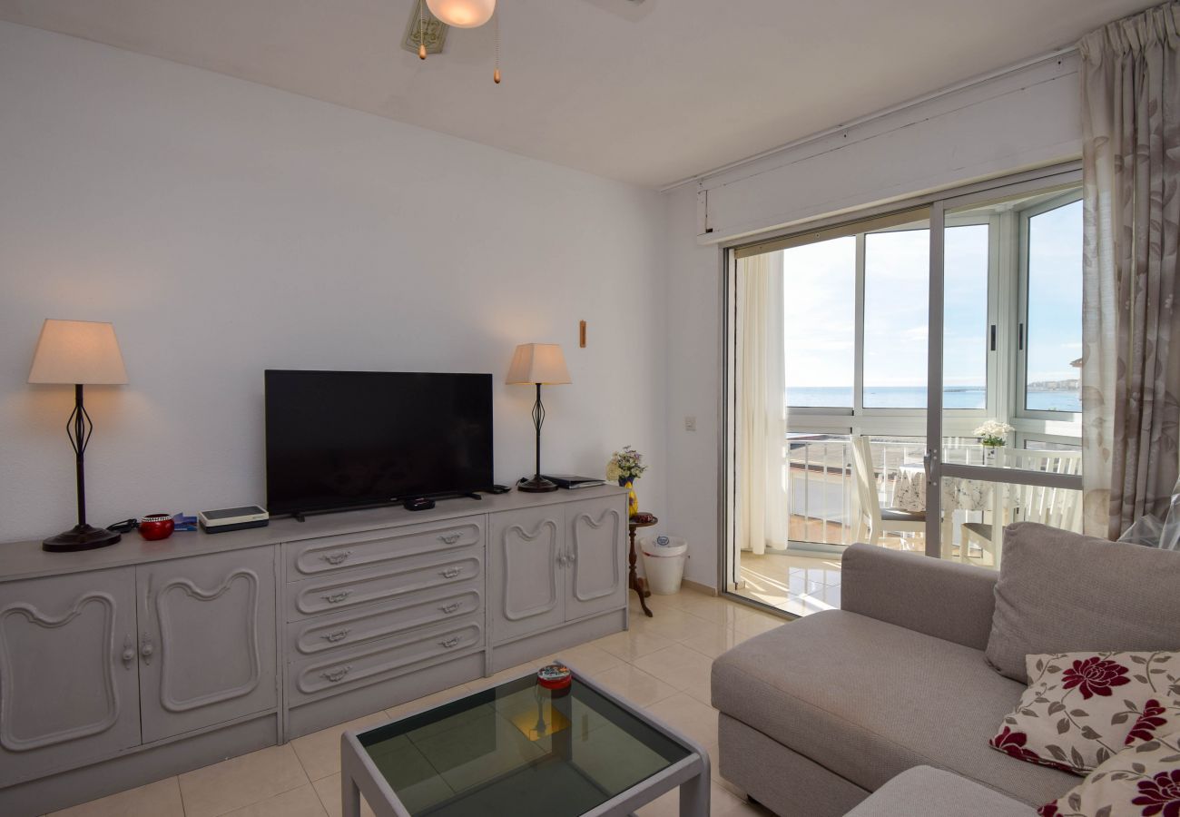 Lägenhet i Fuengirola - Ref: 227 Strandnära lägenhet med pool och havsutsikt i Torreblanca