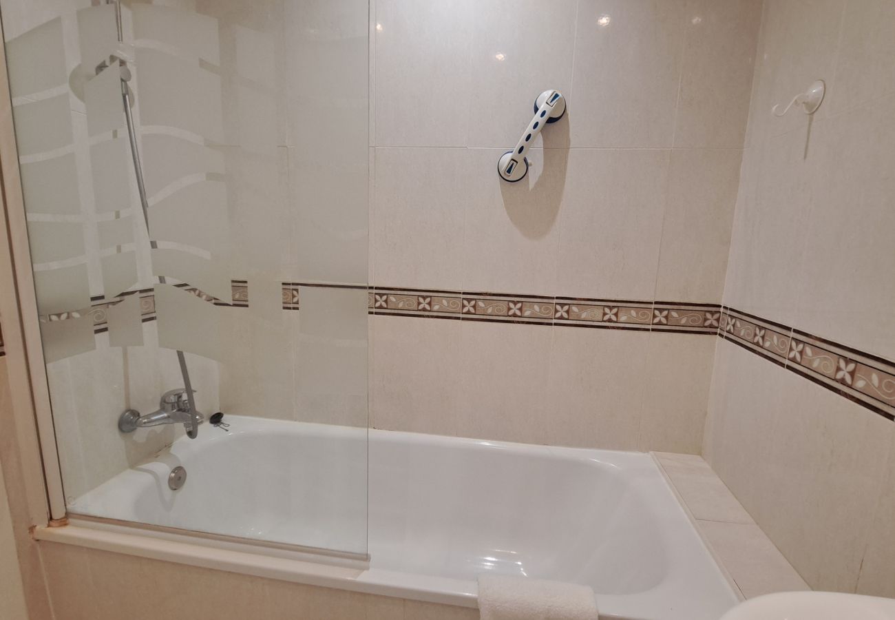 Lägenhet i Fuengirola - Ref: 227 Strandnära lägenhet med pool och havsutsikt i Torreblanca