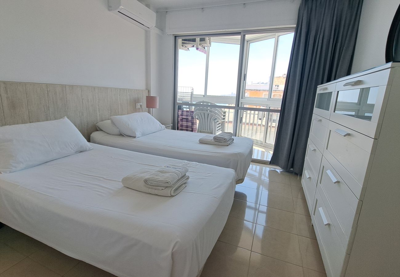 Lägenhet i Fuengirola - Ref: 227 Strandnära lägenhet med pool och havsutsikt i Torreblanca