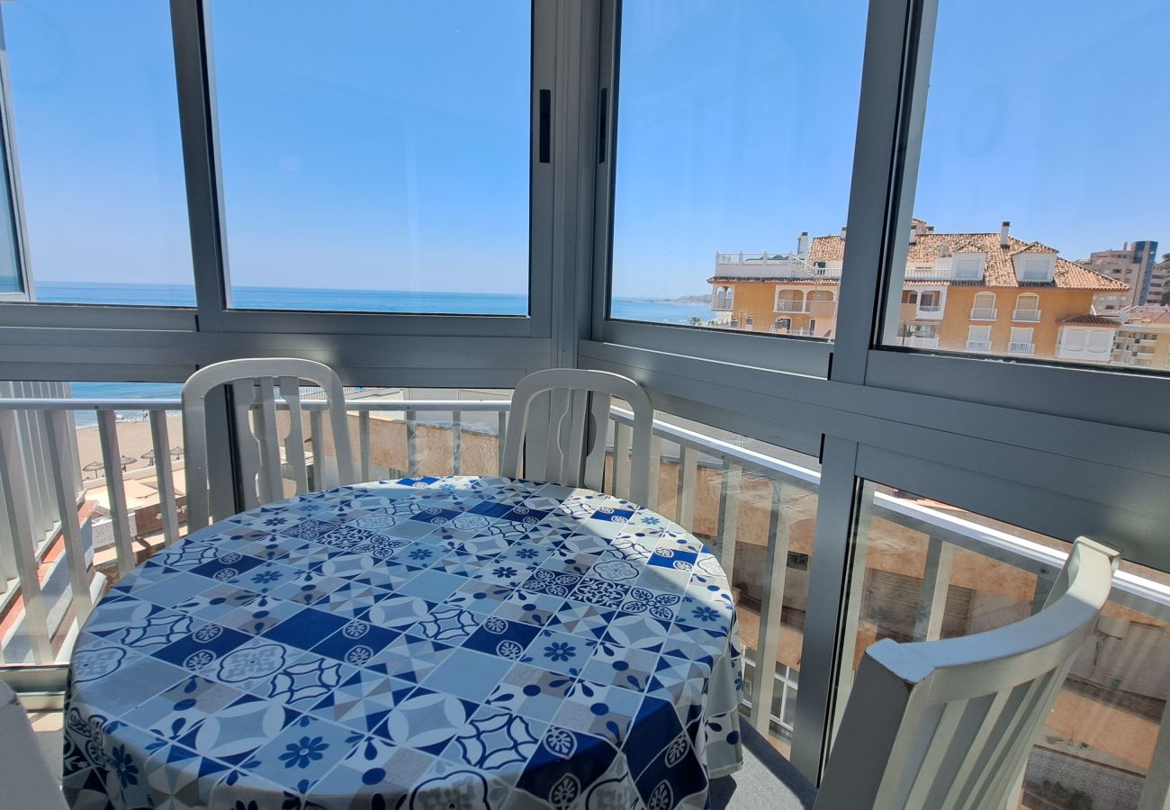 Lägenhet i Fuengirola - Ref: 227 Strandnära lägenhet med pool och havsutsikt i Torreblanca