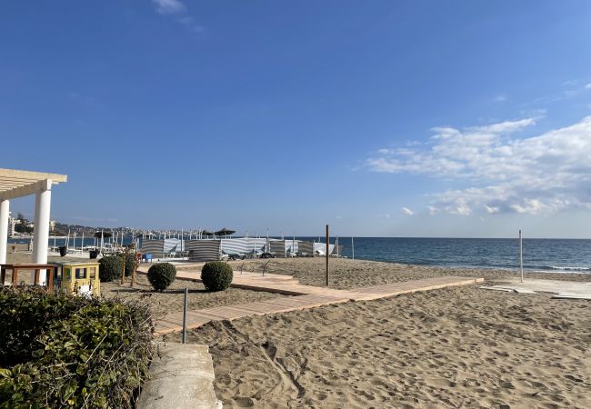 Radhus i Fuengirola - Ref 290: Radhus med takterrass, havsutsikt, pool och gångavstånd till stranden. Radhus i Fuengirola - Ref 290: Radhus med takterrass, havsutsikt, pool och gångavstånd till stranden.