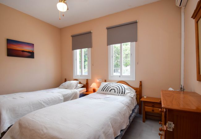 Radhus i Fuengirola - Ref 290: Radhus med takterrass, havsutsikt, pool och gångavstånd till stranden. Radhus i Fuengirola - Ref 290: Radhus med takterrass, havsutsikt, pool och gångavstånd till stranden.