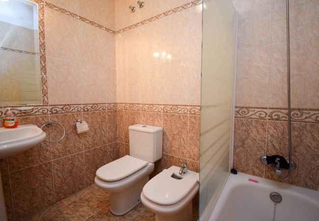 Radhus i Fuengirola - Ref 290: Radhus med takterrass, havsutsikt, pool och gångavstånd till stranden. Radhus i Fuengirola - Ref 290: Radhus med takterrass, havsutsikt, pool och gångavstånd till stranden.