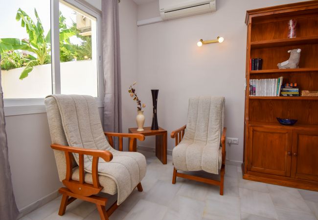 Radhus i Fuengirola - Ref 290: Radhus med takterrass, havsutsikt, pool och gångavstånd till stranden. Radhus i Fuengirola - Ref 290: Radhus med takterrass, havsutsikt, pool och gångavstånd till stranden.