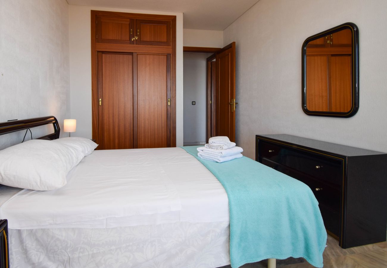 Lägenhet i Fuengirola - Ref: 249 Härlig lägenhet vid havet med parkering och pool