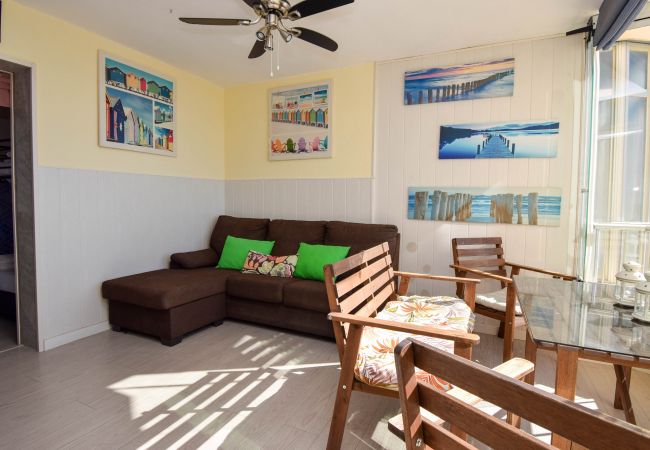 Lägenhet i Fuengirola - Ref: 322 Modern 3-sovrumslägenhet vid havet med fantastisk utsikt Lägenhet i Fuengirola - Ref: 322 Modern 3-sovrumslägenhet vid havet med fantastisk utsikt