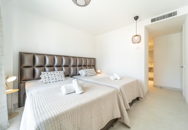 Lägenhet i Fuengirola - Ref: 323 Lyxig modern trädgårdslägenhet i populär resort Lägenhet i Fuengirola - Ref: 323 Lyxig modern trädgårdslägenhet i populär resort