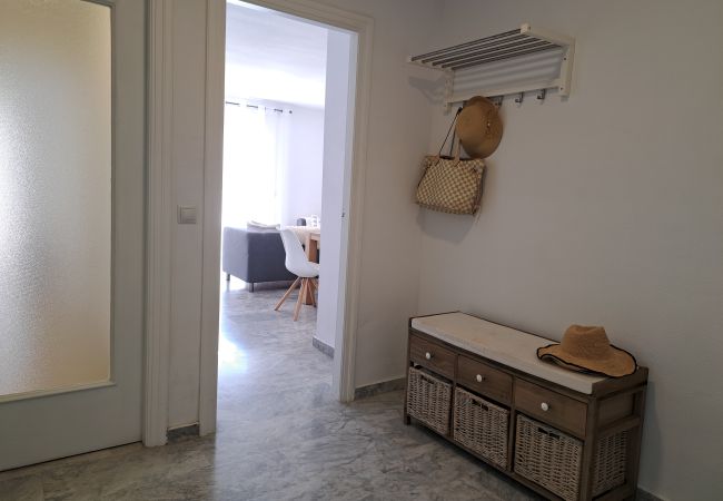 Lägenhet i Fuengirola - Ref: 324 Central 4-rumslägenhet med pool och nära till allt Lägenhet i Fuengirola - Ref: 324 Central 4-rumslägenhet med pool och nära till allt
