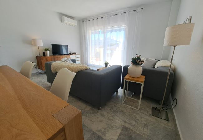 Lägenhet i Fuengirola - Ref: 324 Central 4-rumslägenhet med pool och nära till allt Lägenhet i Fuengirola - Ref: 324 Central 4-rumslägenhet med pool och nära till allt
