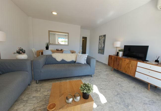 Lägenhet i Fuengirola - Ref: 324 Central 4-rumslägenhet med pool och nära till allt Lägenhet i Fuengirola - Ref: 324 Central 4-rumslägenhet med pool och nära till allt