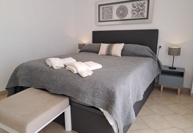 Lägenhet i Fuengirola - Ref: 324 Central 4-rumslägenhet med pool och nära till allt Lägenhet i Fuengirola - Ref: 324 Central 4-rumslägenhet med pool och nära till allt