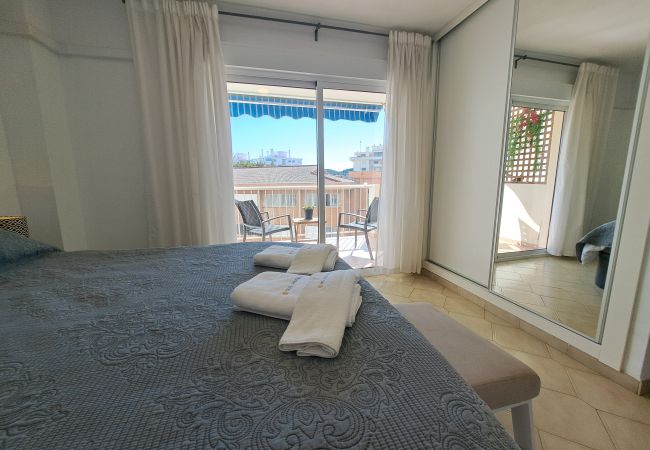 Lägenhet i Fuengirola - Ref: 324 Central 4-rumslägenhet med pool och nära till allt Lägenhet i Fuengirola - Ref: 324 Central 4-rumslägenhet med pool och nära till allt