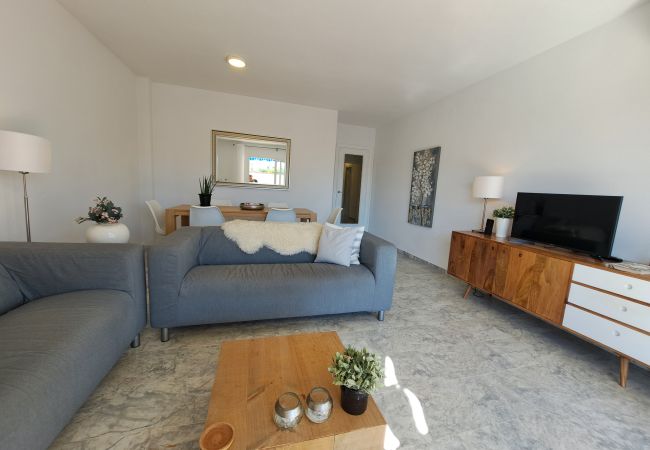 Lägenhet i Fuengirola - Ref: 324 Central 4-rumslägenhet med pool och nära till allt Lägenhet i Fuengirola - Ref: 324 Central 4-rumslägenhet med pool och nära till allt