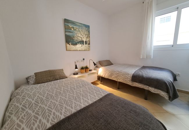 Lägenhet i Fuengirola - Ref: 324 Central 4-rumslägenhet med pool och nära till allt Lägenhet i Fuengirola - Ref: 324 Central 4-rumslägenhet med pool och nära till allt