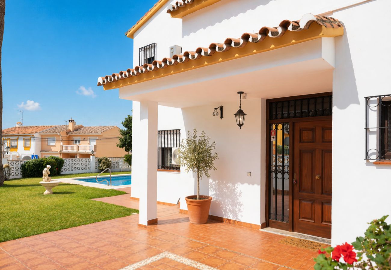 Villa i Fuengirola - Ref: 325 Villa Elena - Large villa with private Pool