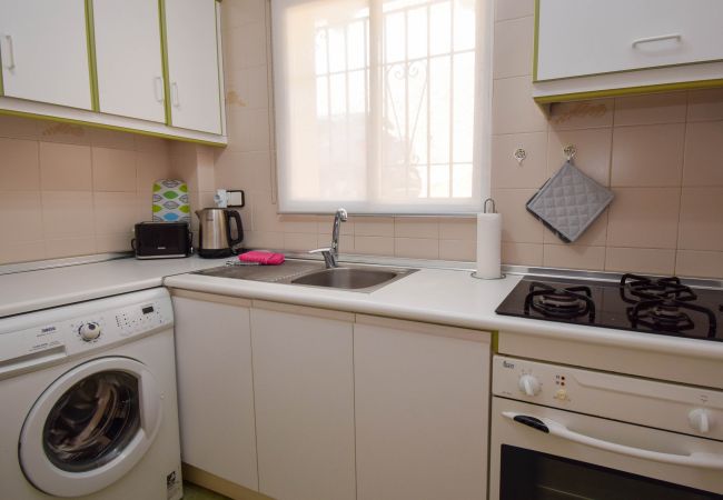 Lägenhet i Fuengirola - Ref: 253 - Lägenhet med två sovrum och pool nära strand och tågstation Lägenhet i Fuengirola - Ref: 253 - Lägenhet med två sovrum och pool nära strand och tågstation