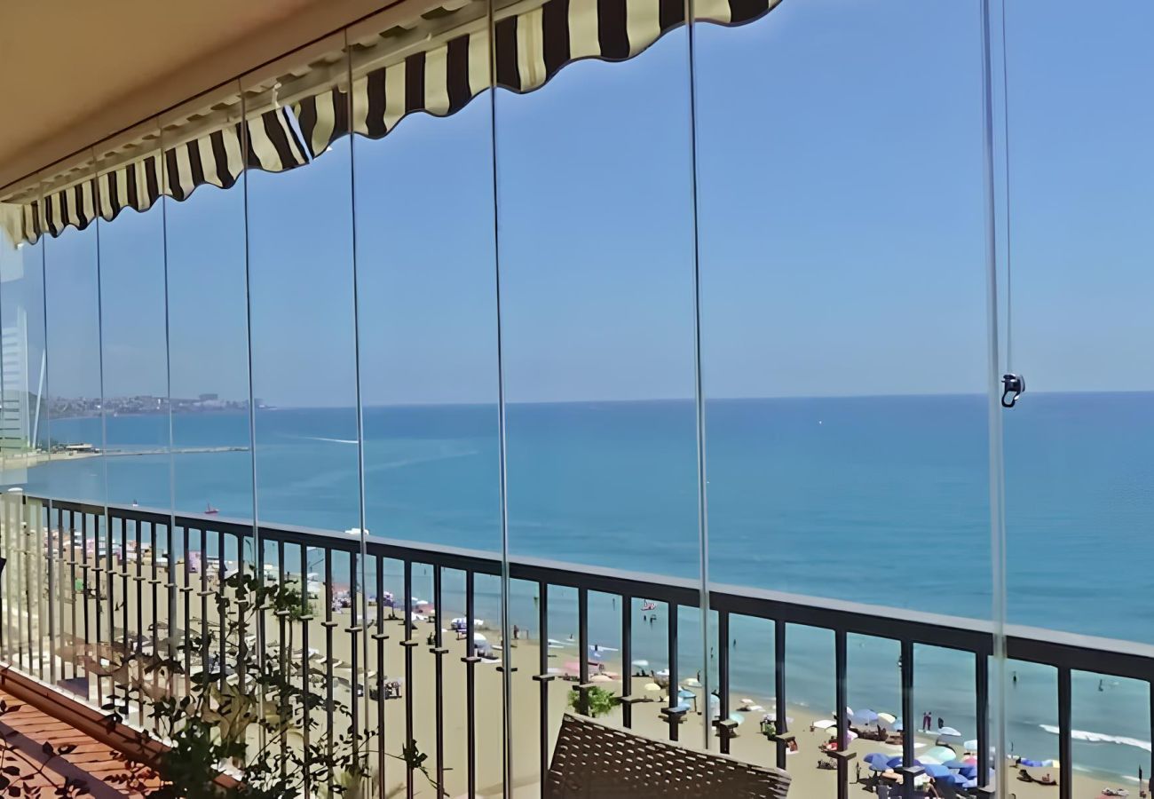 Lägenhet i Fuengirola - Ref: 268 Underbar lägenhet vid stranden i Fuengirola med pool och parkering